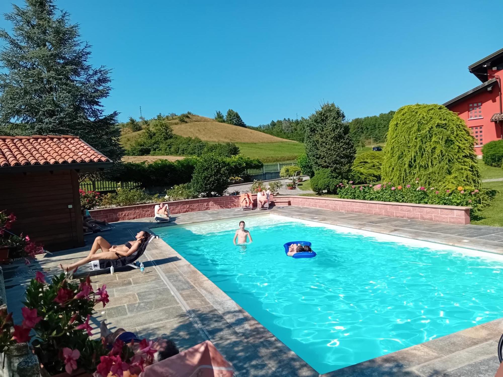 L'Isola Dla Cerrea Bed & Breakfast Mombasiglio Eksteriør bilde